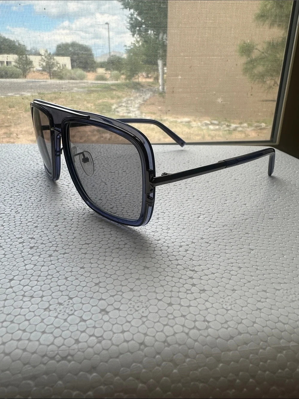 MCM worldwide navigator aviator sunglasses MW0017-H